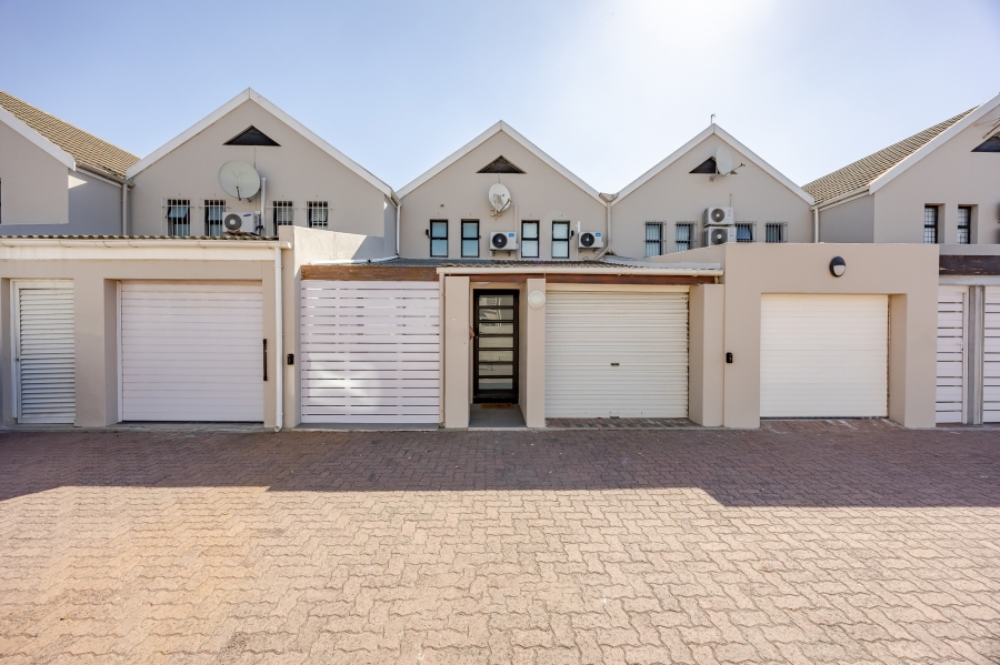 2 Bedroom Property for Sale in Milnerton Central Western Cape
